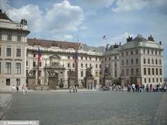 Прага. Пражский Град начинал строиться в 870 г.