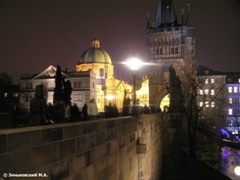 Прага. Вид на Староместскую башню ночью